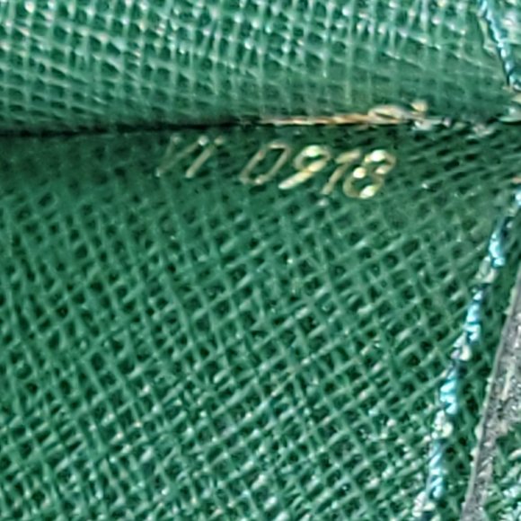 LOUIS VUITTON: Baltik Green "Taiga" Leather "LV" Portfolio/Laptop/Briefcase (ou) - Picture 12 of 12